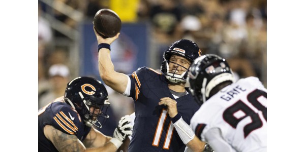 FrançaisQuelle est la force des trois quarts-arrières des Chicago Bears FrançaisQuelle est la force des trois quarts-arrières des Chicago Bears